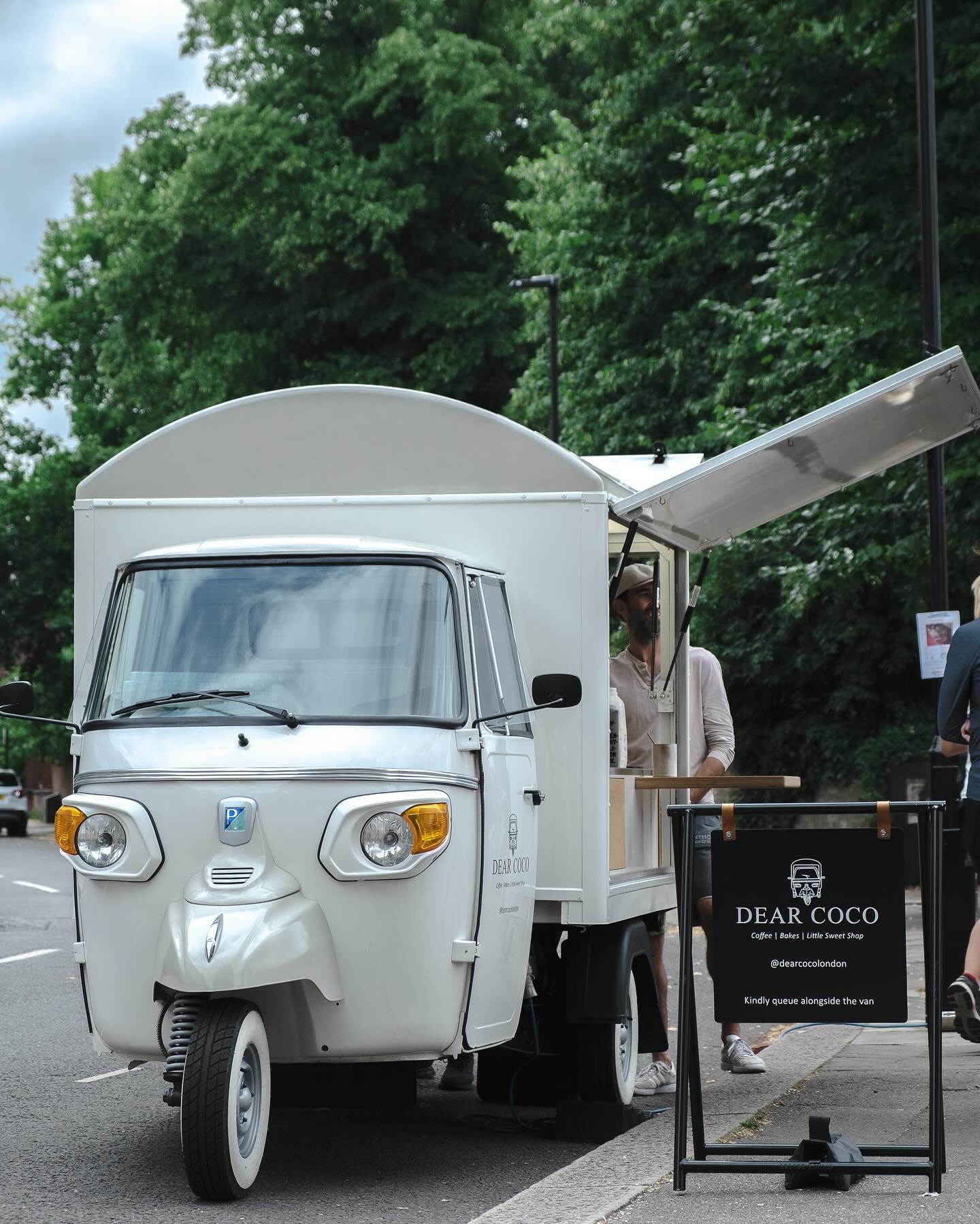 Vehicle Signs: 2025 Guide to Types, Costs & Design