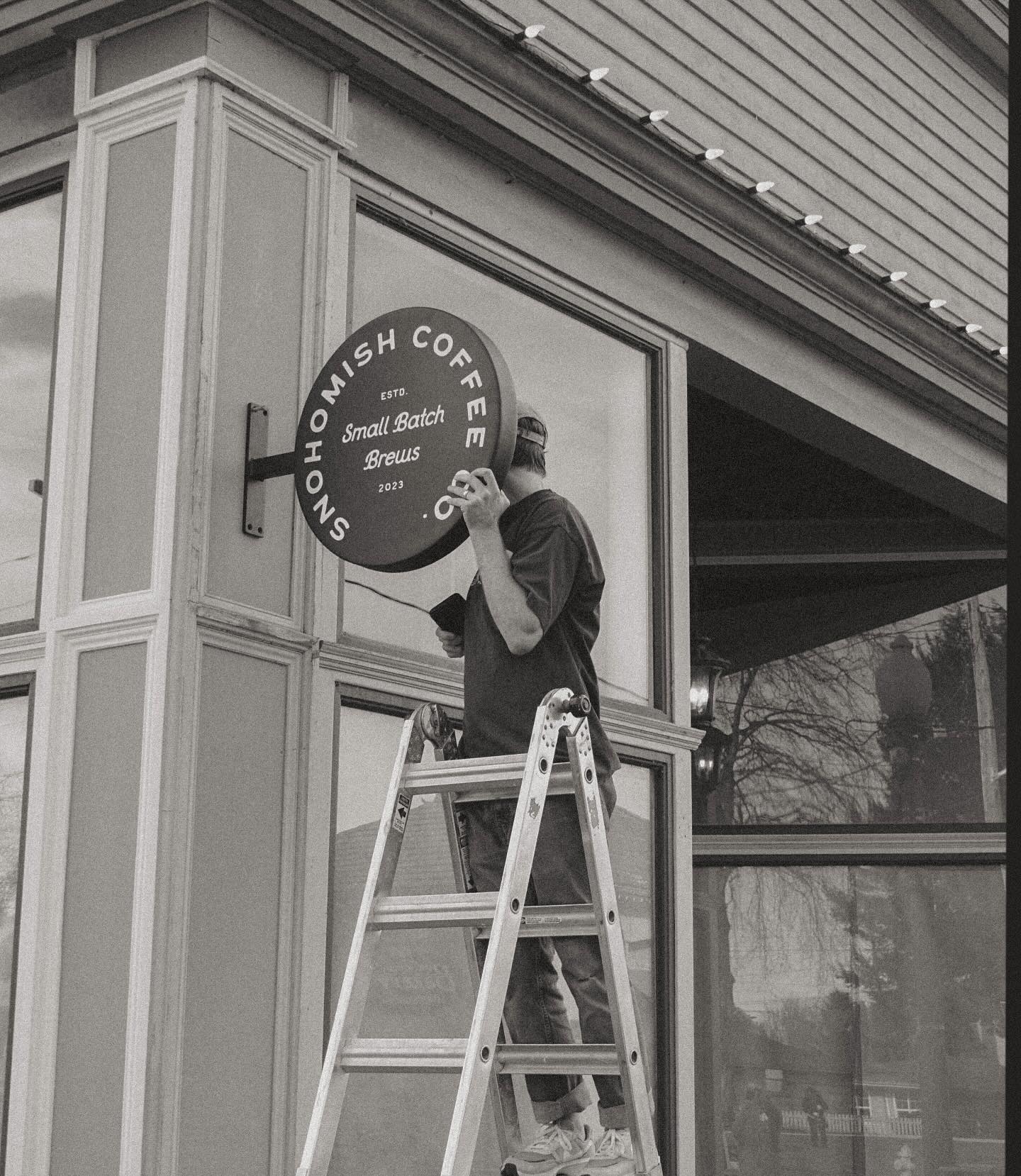 Manufacturing Signs Guide 2025: Materials, Types & ROI