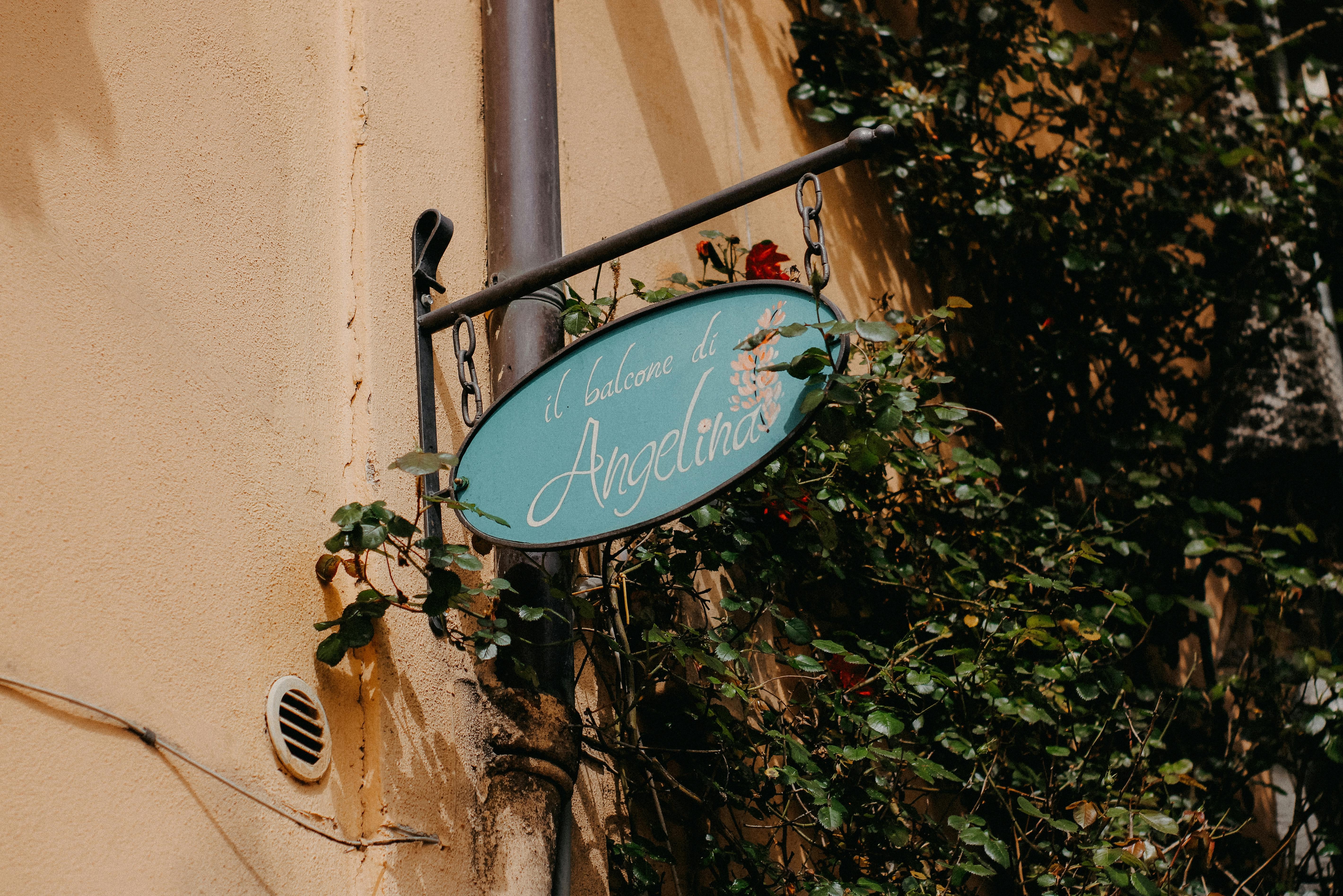 Outdoor Signs for Business | Types, Costs, and Tips (2025)