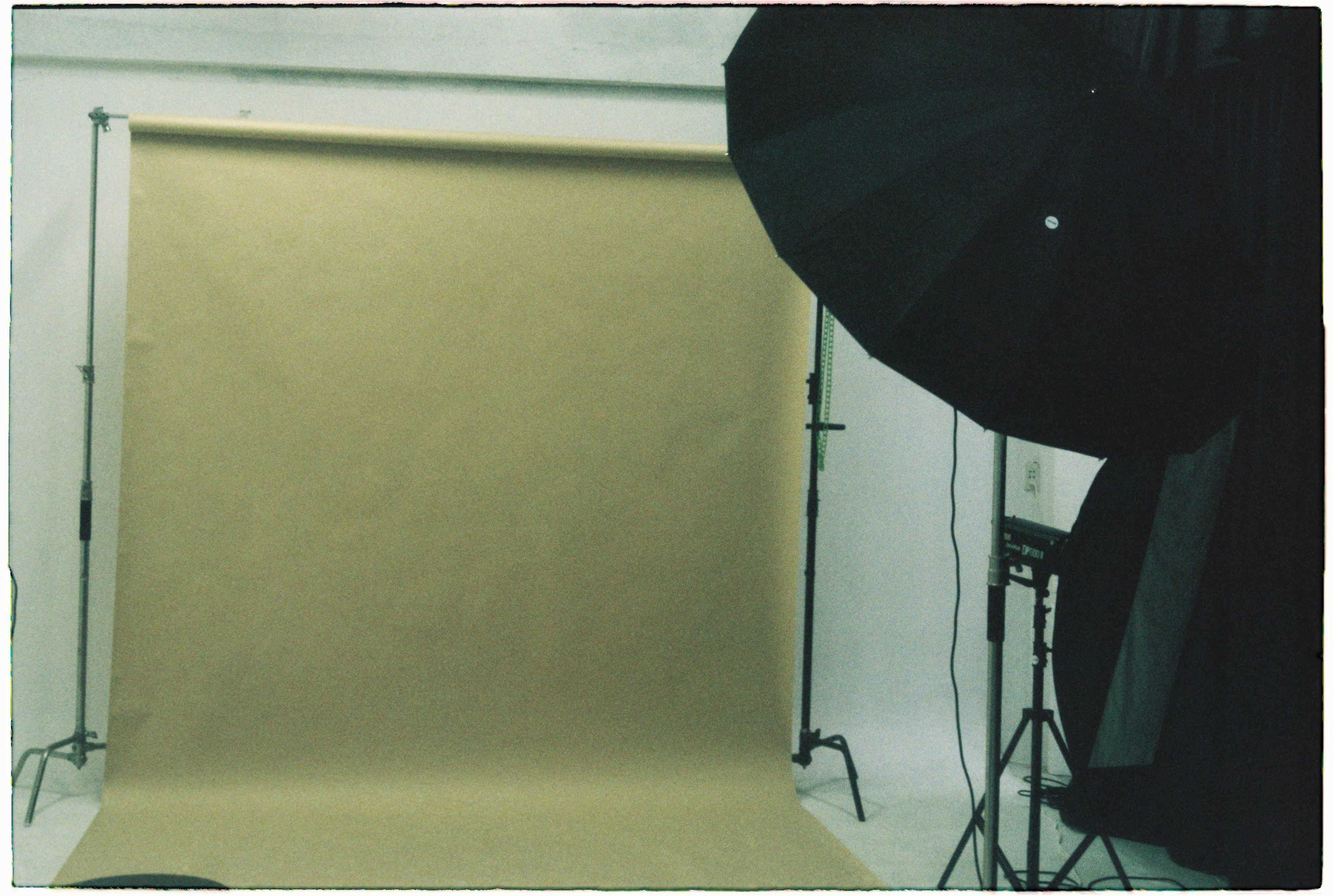 Studio Rollers: The 2025 Guide to Paper Wall Dispensers