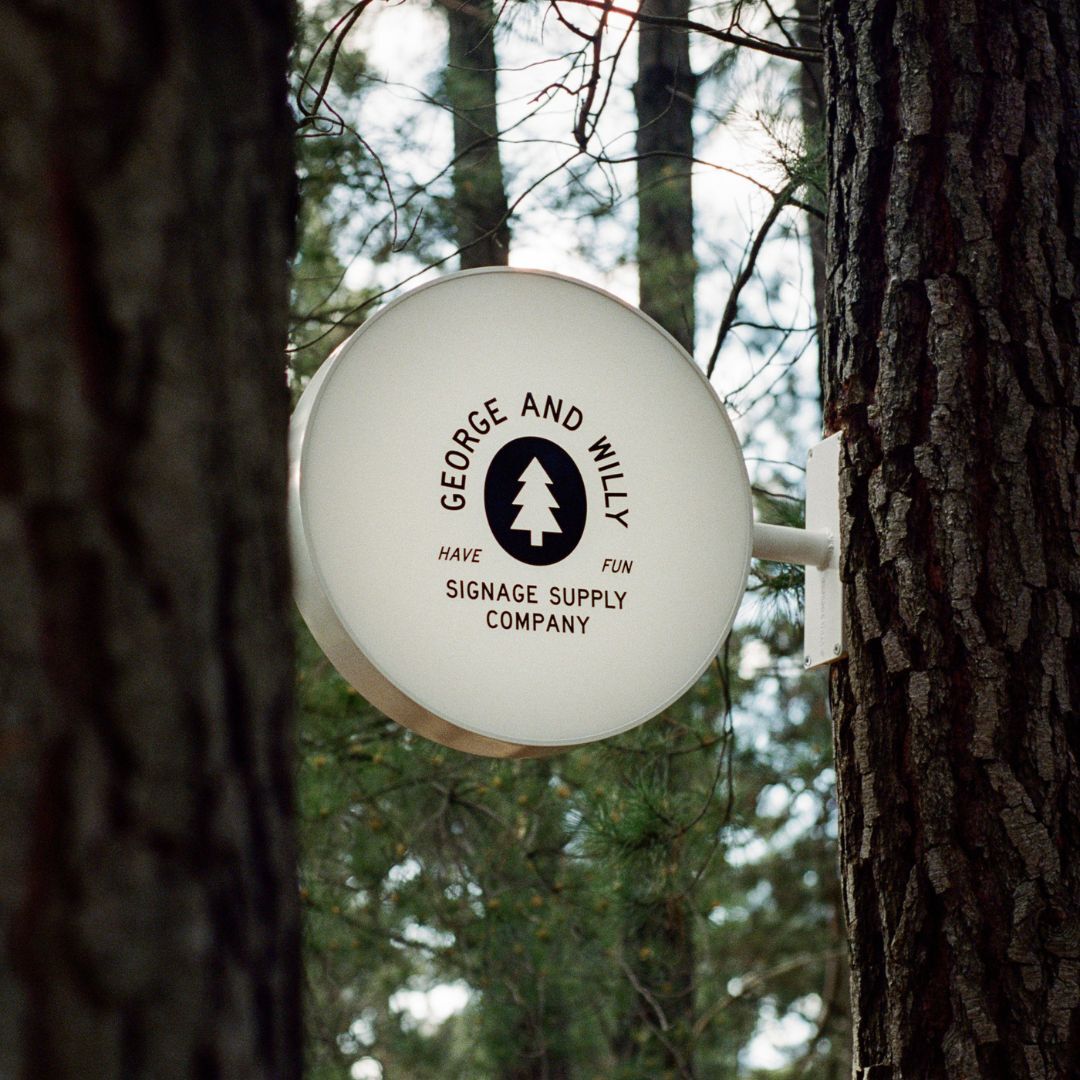 Steel vs. Aluminum: What’s the Best Material for Outdoor Signs? - George and Willy