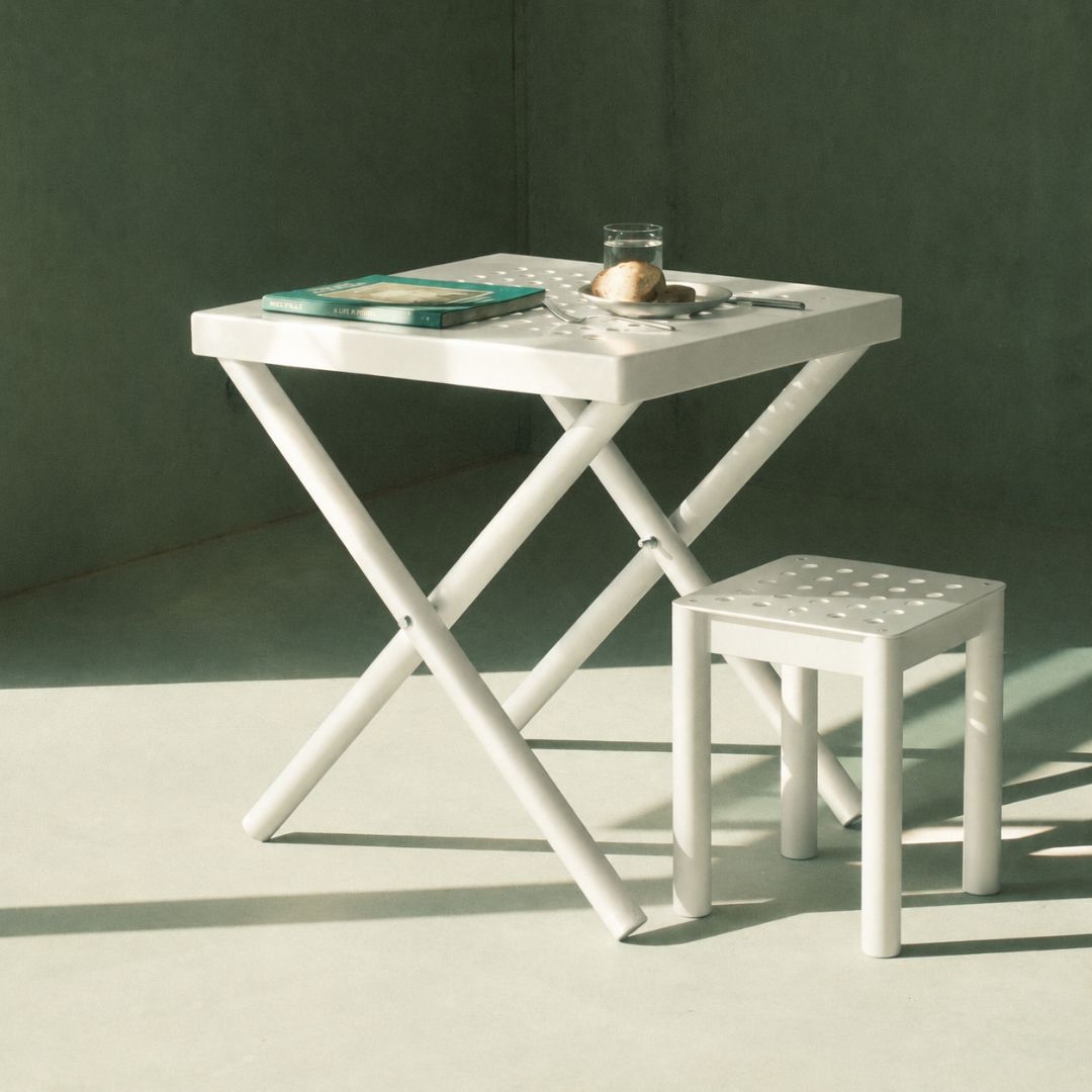 Folding Bistro Table - George and Willy